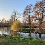 La Cabane, Indépendante Dans Jardin - Esprit Authentique Et Confortable - La Campagne à 5 Mn Du Centre De Caen *