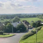 La Cabane, Indépendante Dans Jardin - Esprit Authentique Et Confortable - La Campagne à 5 Mn Du Centre De Caen Appartement *