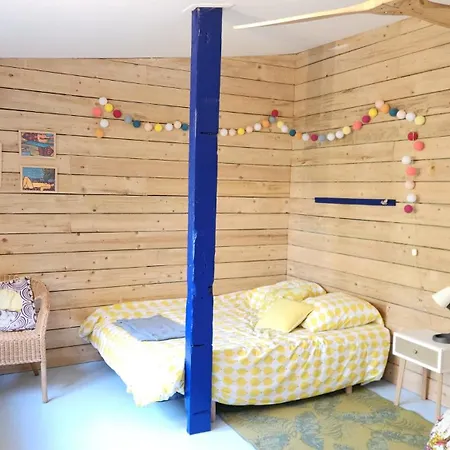 Cabane-studio Authentique Et Confortable, La Campagne A 5 Mn Du Centre De Caen Apartment *