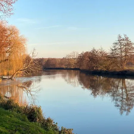 La Cabane, Independante Dans Jardin - Esprit Authentique Et Confortable - La Campagne A 5 Mn Du Centre De Caen Appartement
